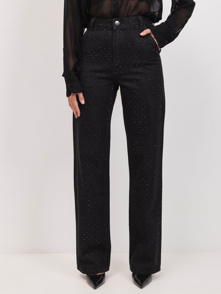 מכנסיים גינס שחור דמוי יהלומים בצבע ג’ינס שחור