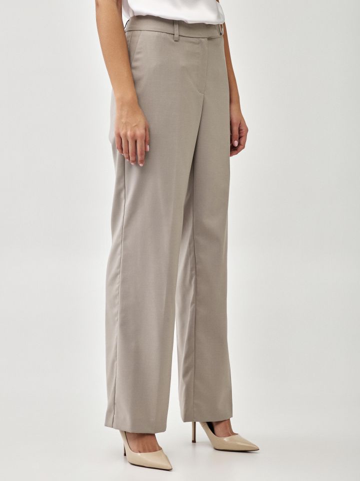 מכנסיים לולאה בחגורה בצבע אפור