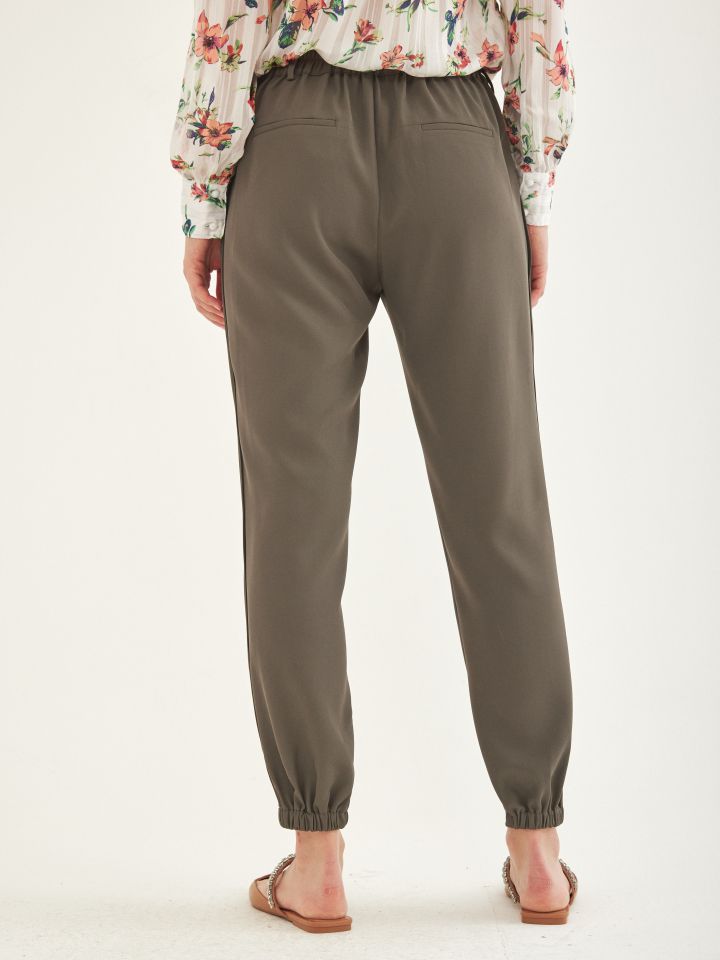 מכנסי סטן שרוך בצבע זית