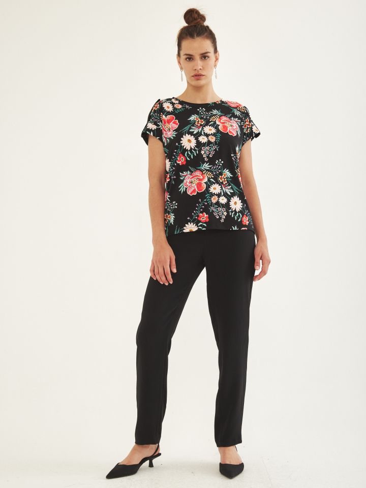 מכנסי כיסי אלכסון גומי בצדדים בצבע שחור