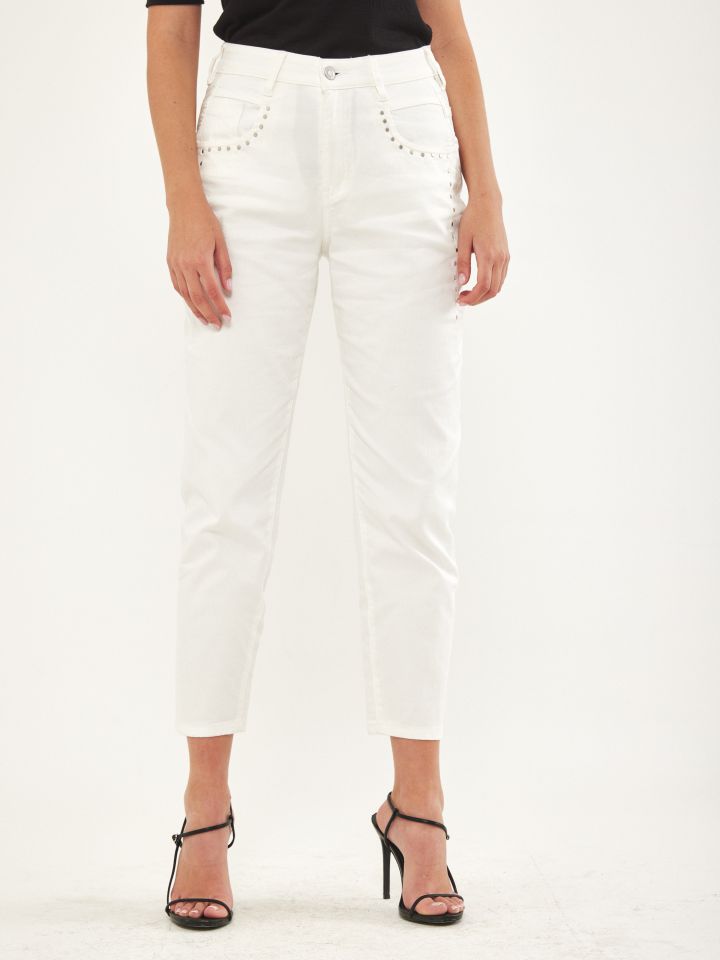 מכנסי דריל ניטים בצבע לבן