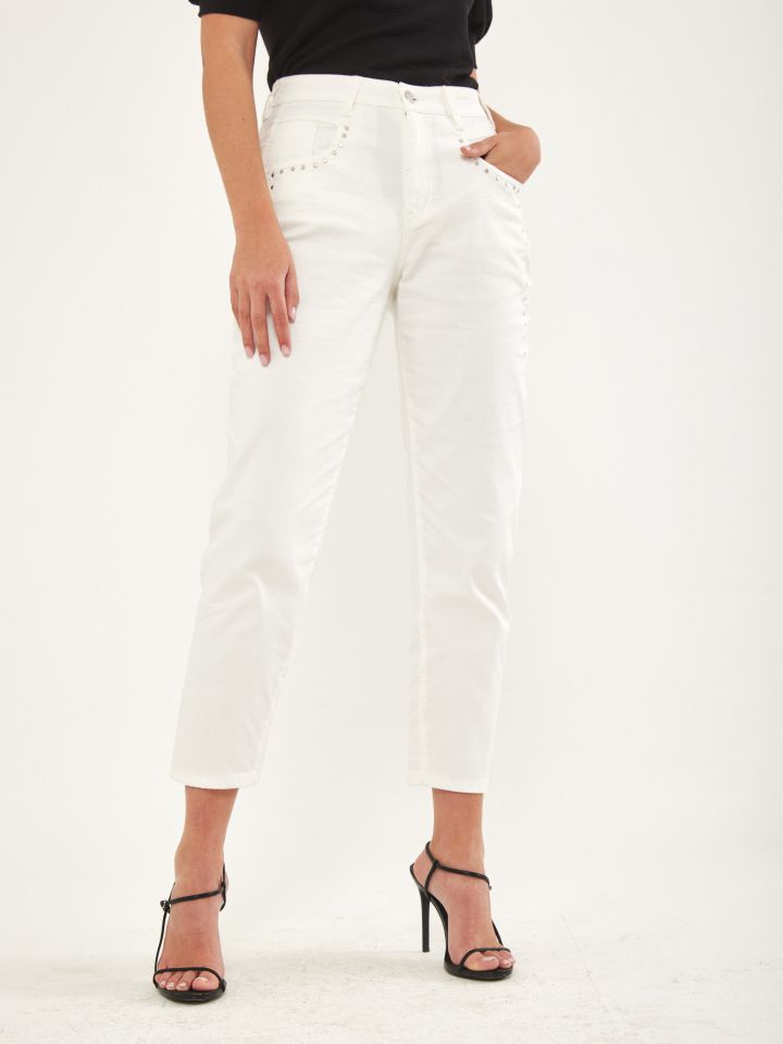 מכנסי דריל ניטים בצבע לבן