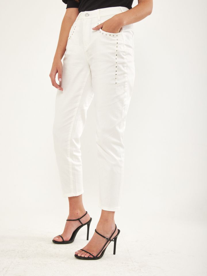 מכנסי דריל ניטים בצבע לבן