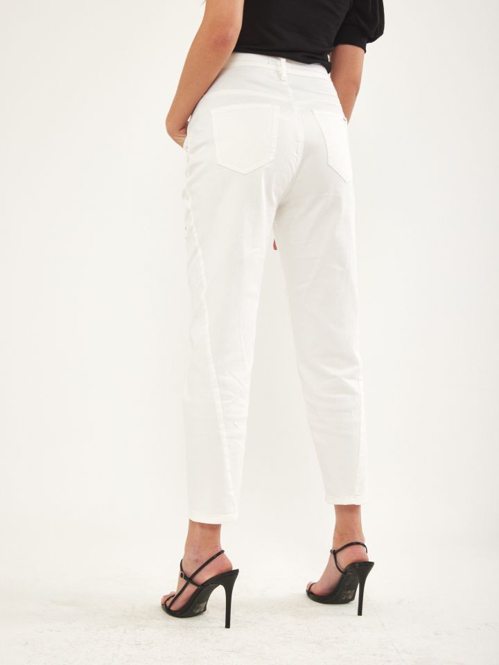 מכנסי דריל ניטים בצבע לבן