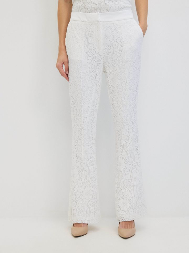 מכנסיים קרושה בצבע אופוויט