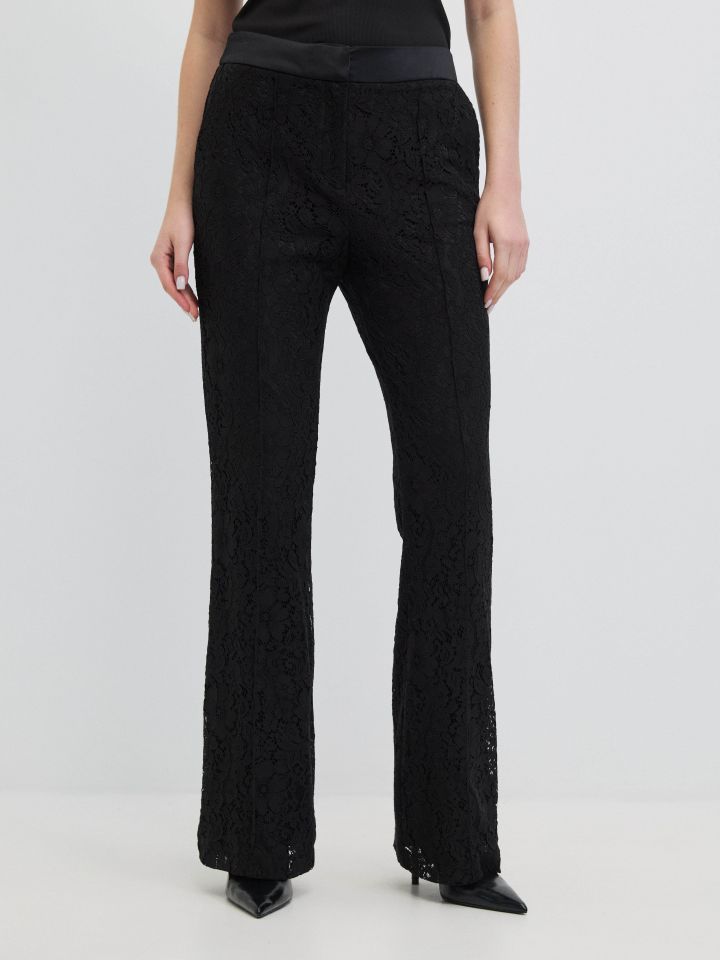 מכנסיים קרושה בצבע שחור