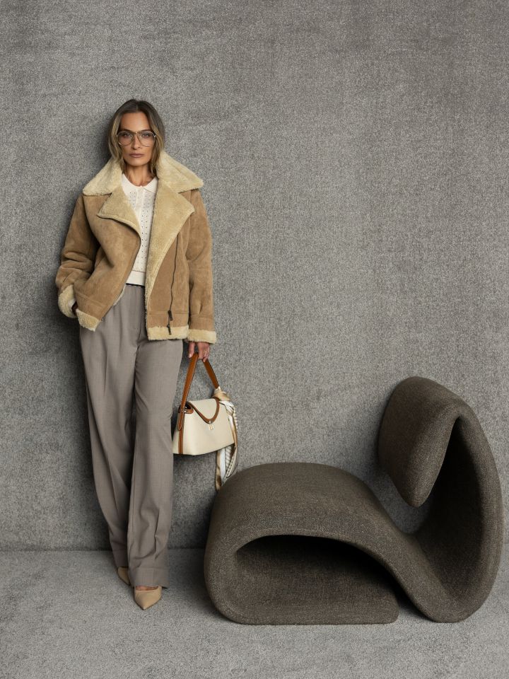 מכנסיים גומי בגב מנג’טים LIAT בצבע בייז מלנג’