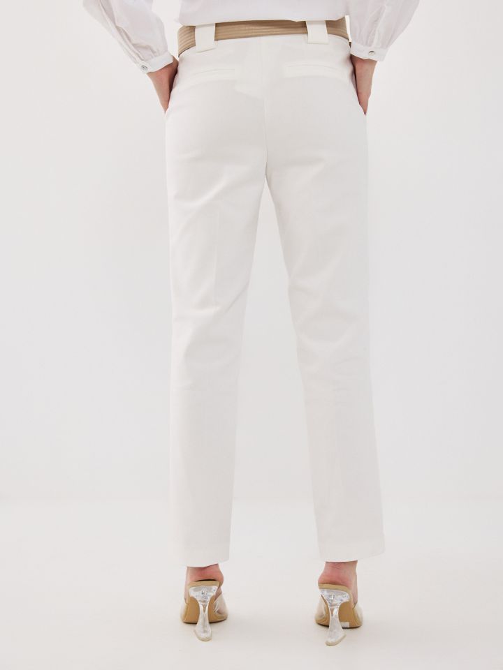 מכנסיים + חגורה בצבע אופוויט