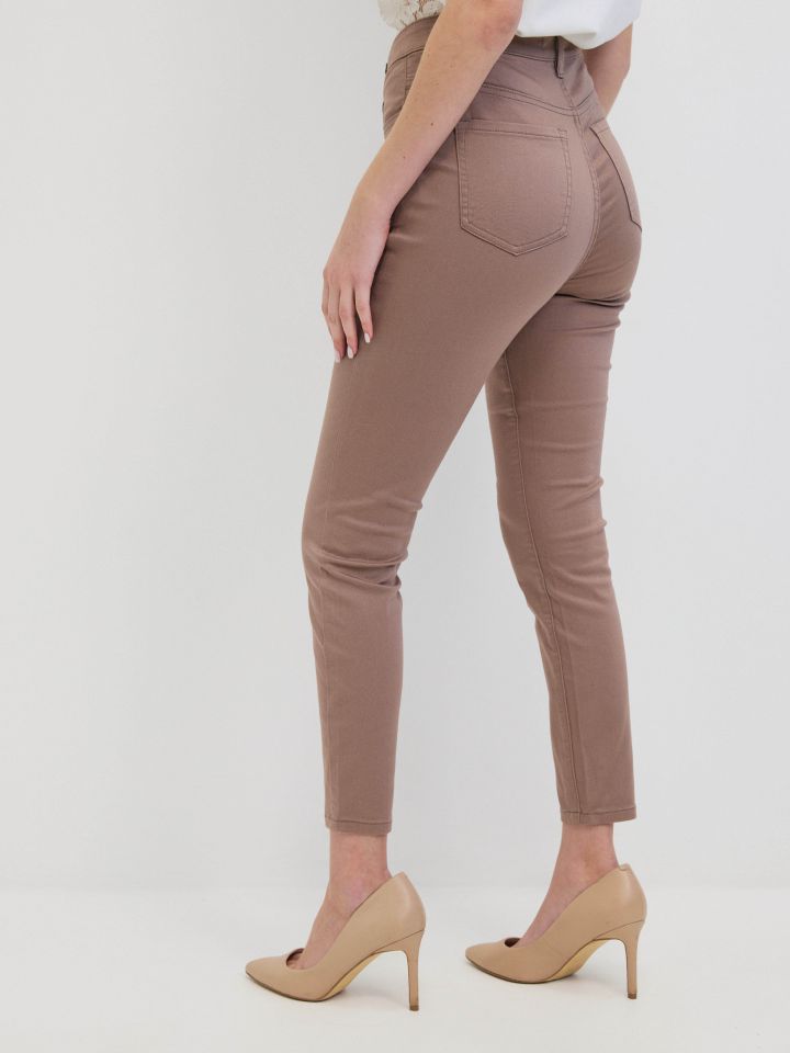 מכנסיים 7/8 כפתורים PROMO בצבע מוקה