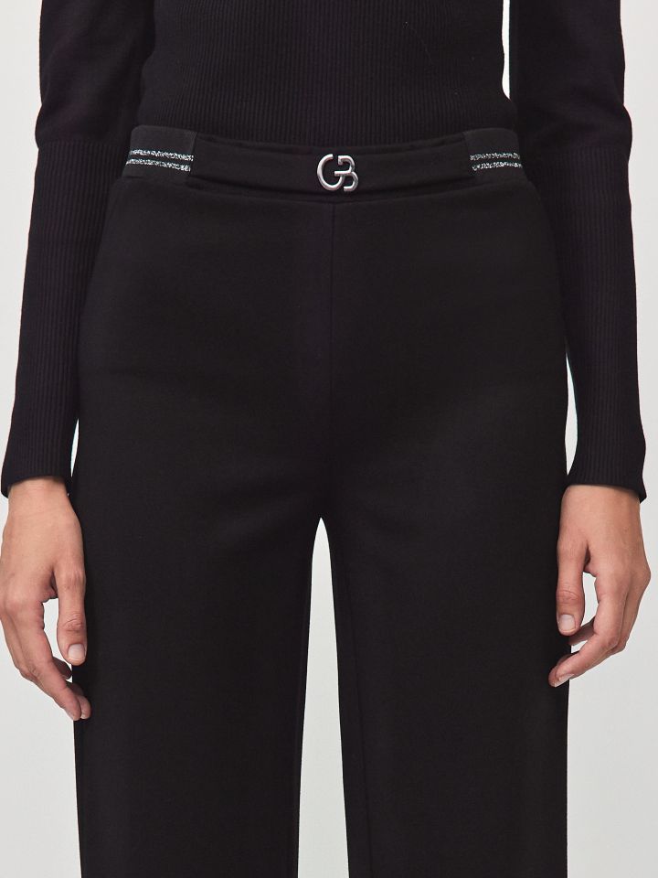 מכנסיים גומי לורקס בצדדים בצבע שחור