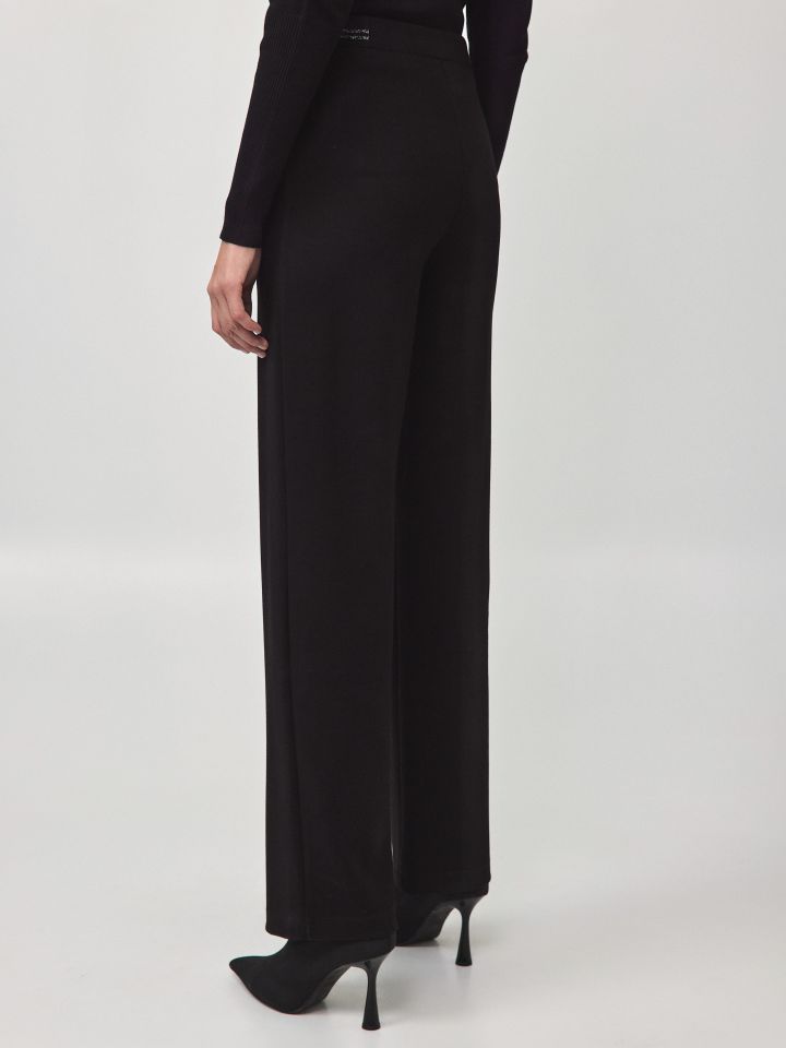 מכנסיים גומי לורקס בצדדים בצבע שחור