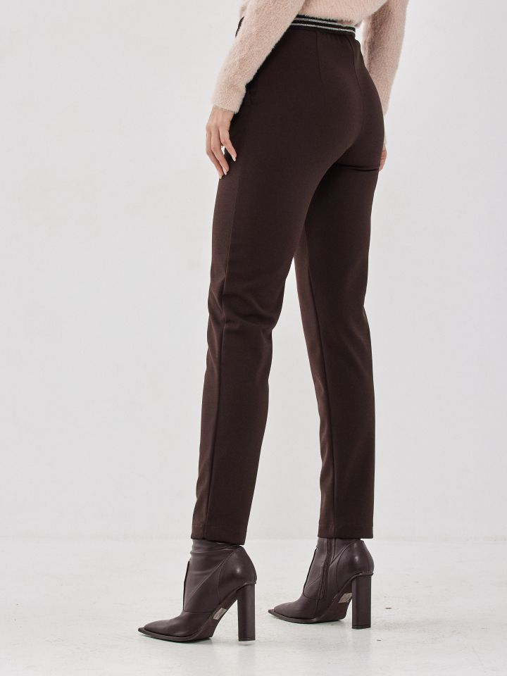 מכנסיים  סקובה דיאגונל גומי בגב בצבע חום