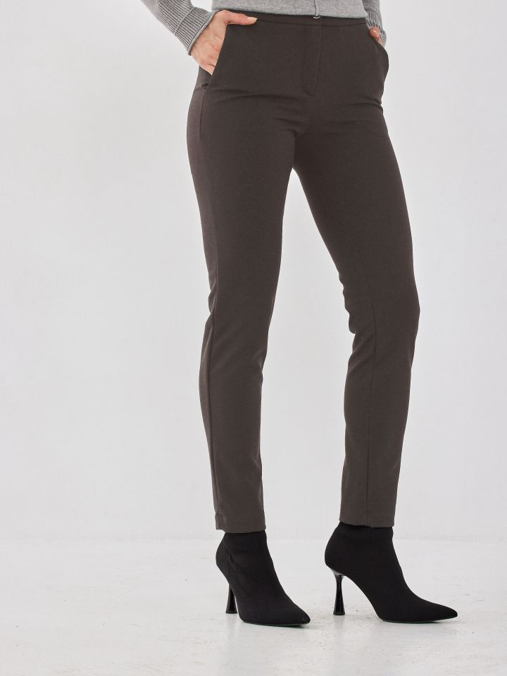 מכנסיים  סקובה דיאגונל גומי בגב בצבע זית