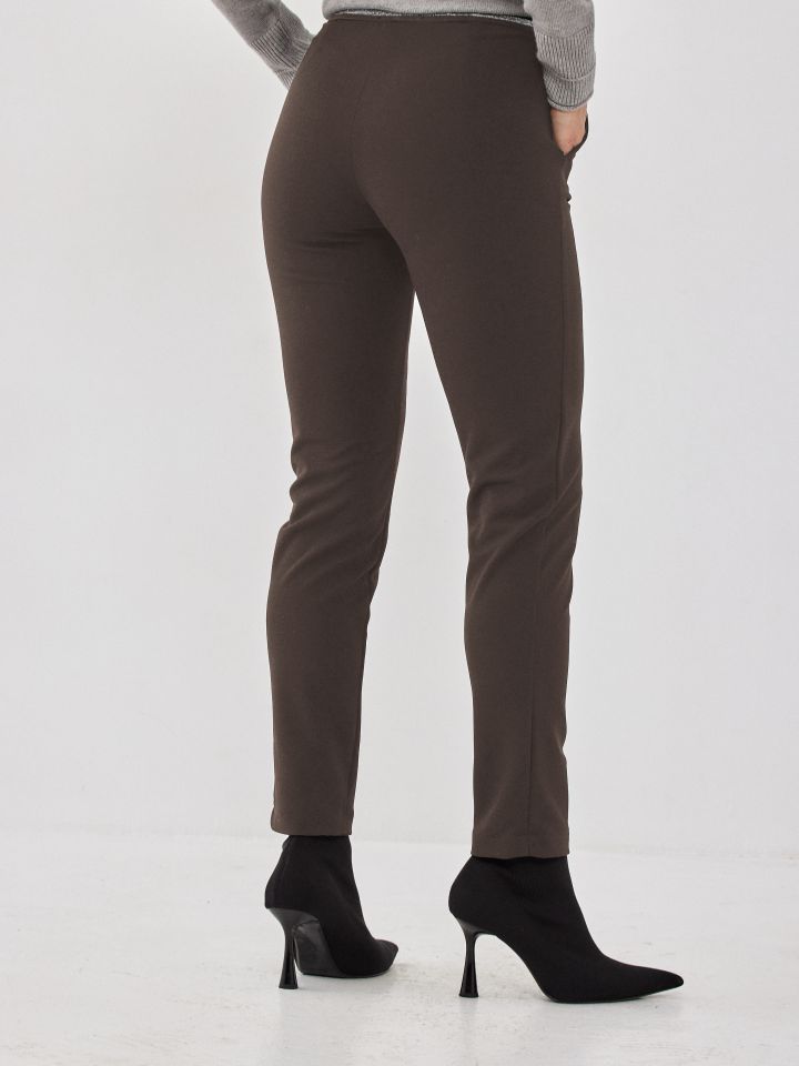 מכנסיים  סקובה דיאגונל גומי בגב בצבע זית