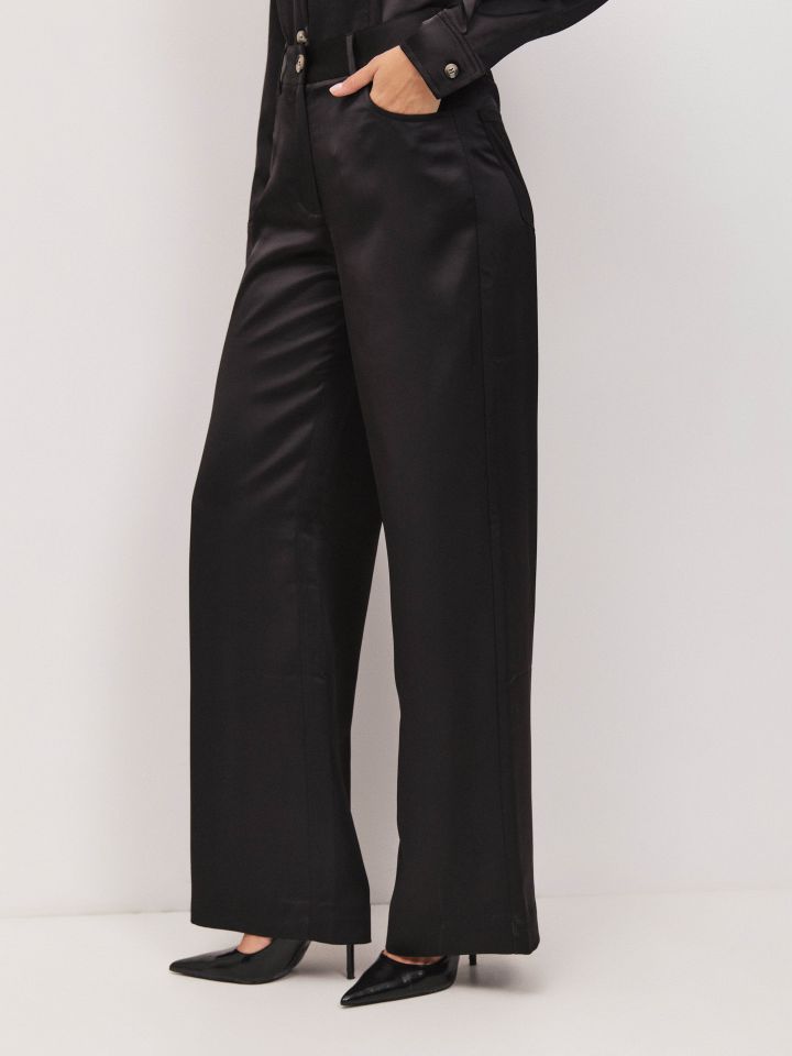 מכנסיים סטן LIAT בצבע שחור