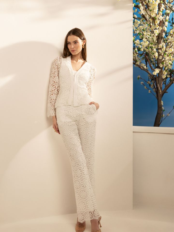 מכנסיים קרושה בצבע אופוויט