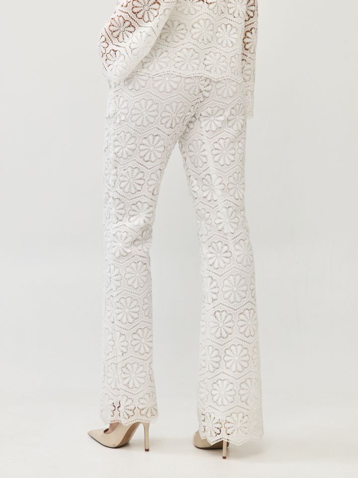 מכנסיים קרושה בצבע אופוויט