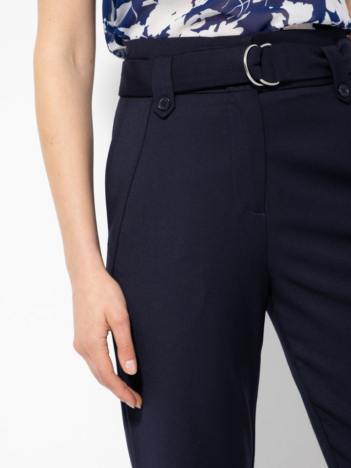 מכנסי חגורה בצבע כחול כהה