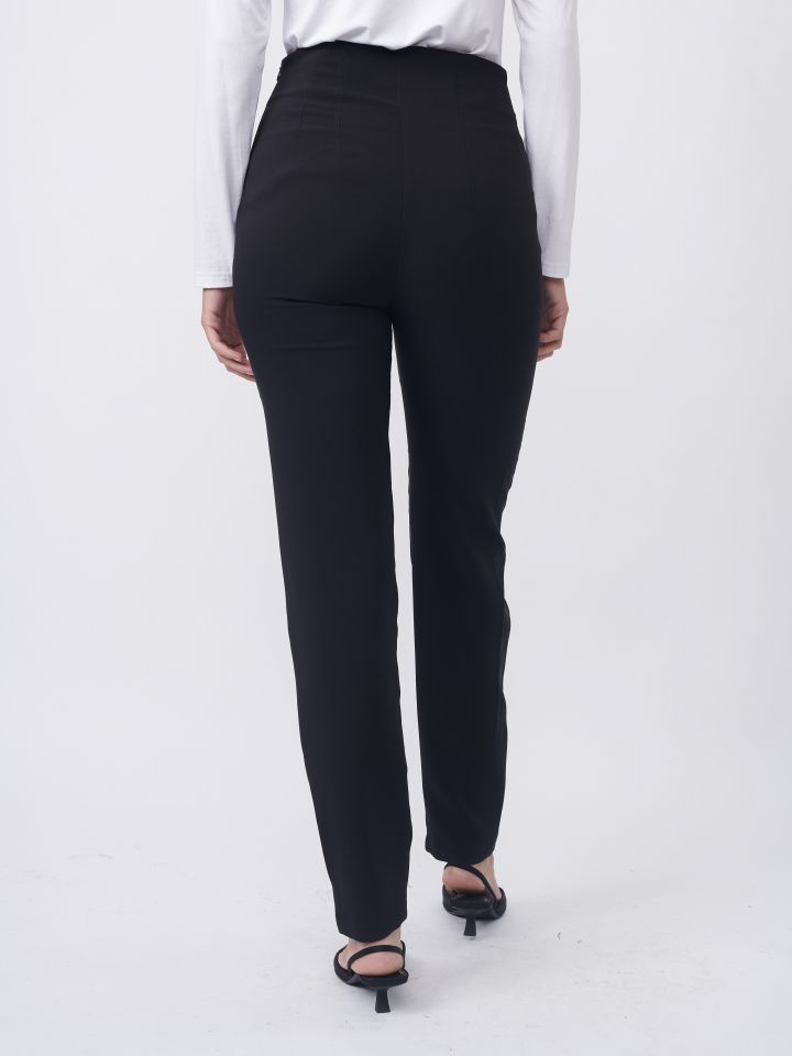 מכנסי שורות כפתורים בצבע שחור