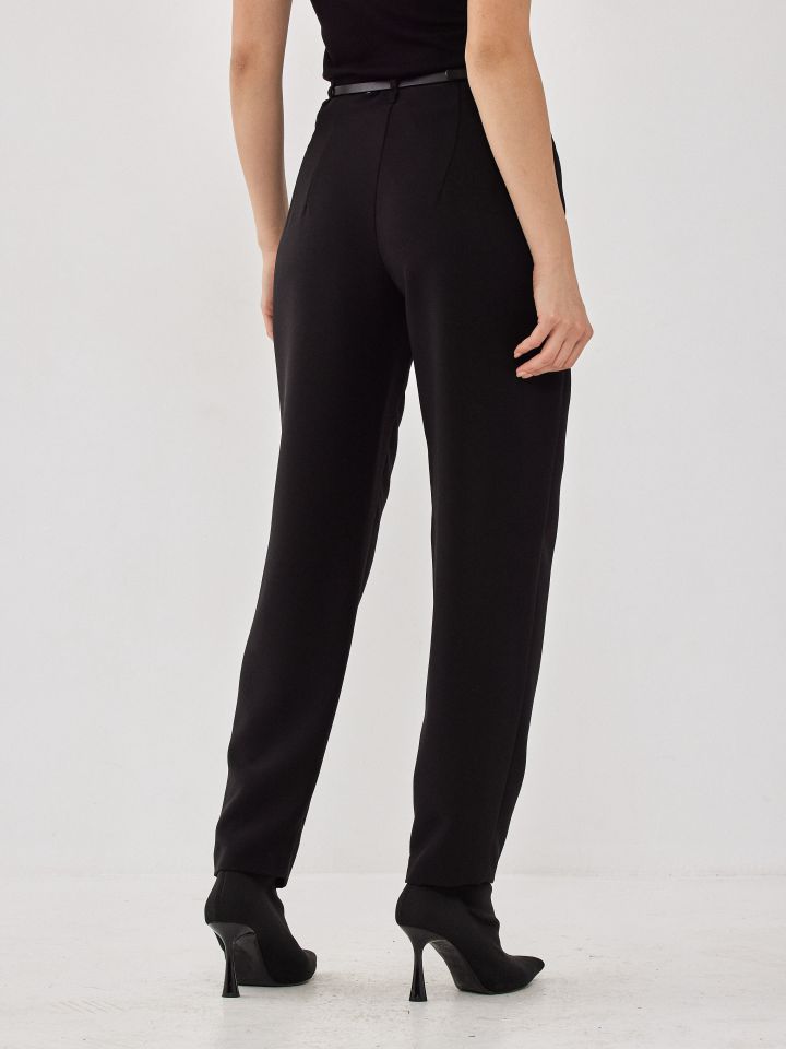 מכנס דיאגונל + חגורה בצבע שחור