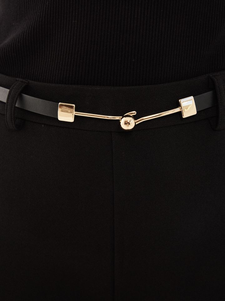 מכנסי סקובה + חגורה בצבע שחור