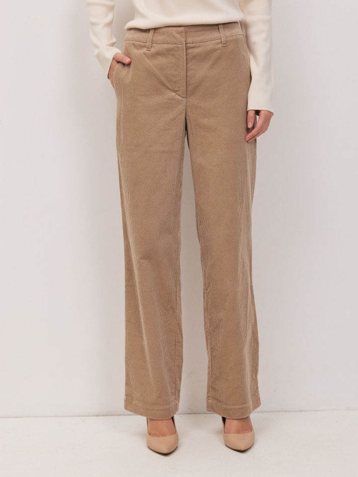 מכנסיים קורדרוי LIAT בצבע בייז קפוצינו