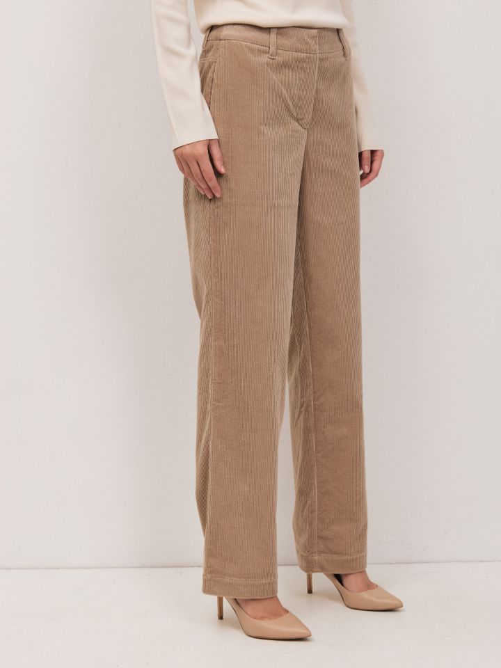 מכנסיים קורדרוי LIAT בצבע בייז קפוצינו