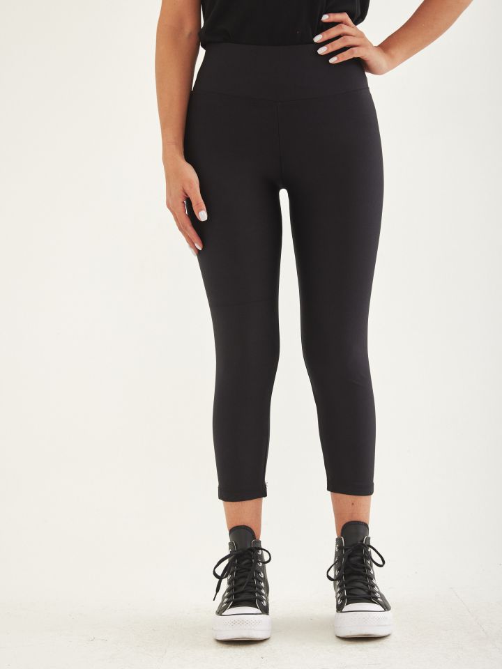 מכנסי טייץ PROMO 7/8 BODY בצבע שחור