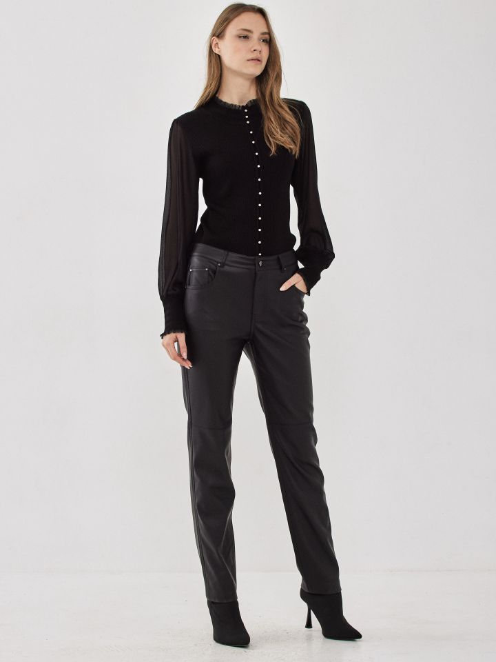 מכנסי דמוי עור כיסים בצבע שחור