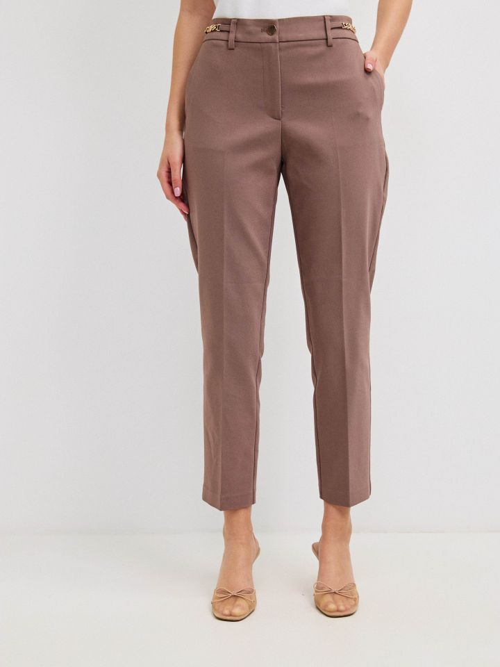 מכנסיים 7/8 אבזמים בצבע שוקו