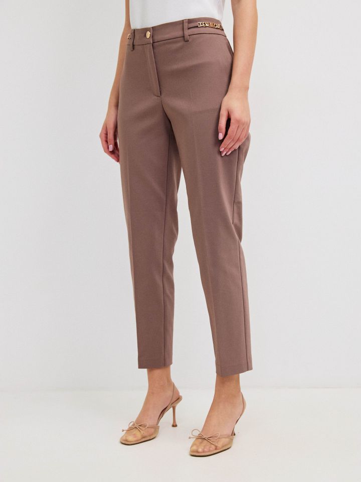 מכנסיים 7/8 אבזמים בצבע שוקו