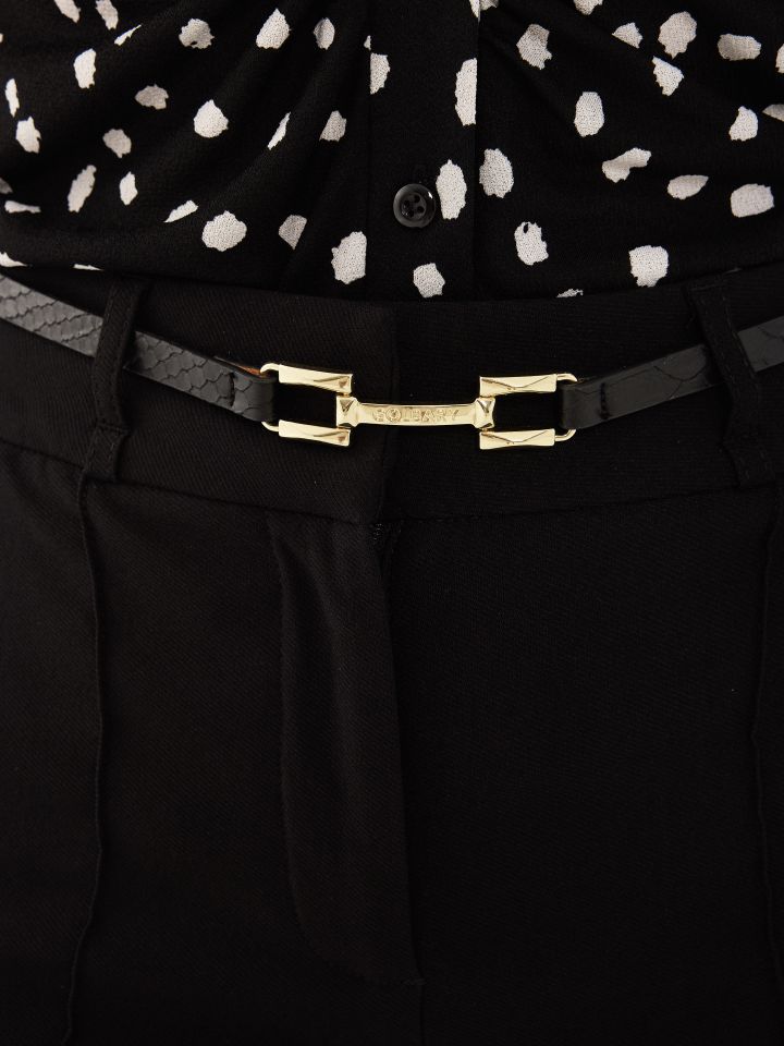 מכנסי דיאגונל כיסי צד בצבע שחור