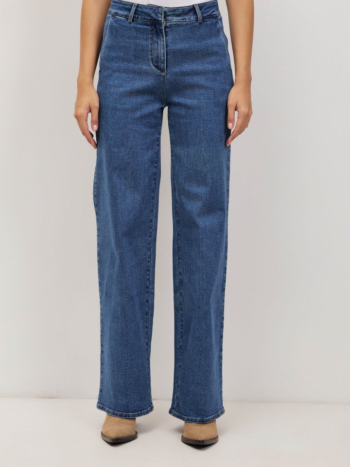 מכנסיים ג’ינס קלפה מאחור בצבע ג’ינס