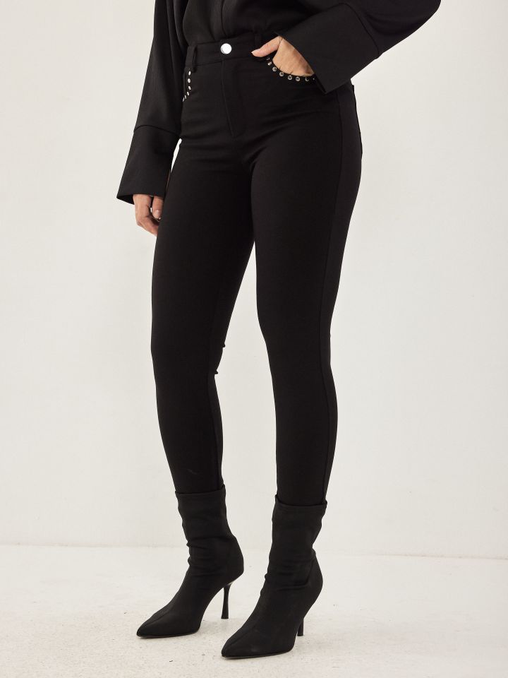 מכנסי מילנו כיסים וניטים בצבע שחור