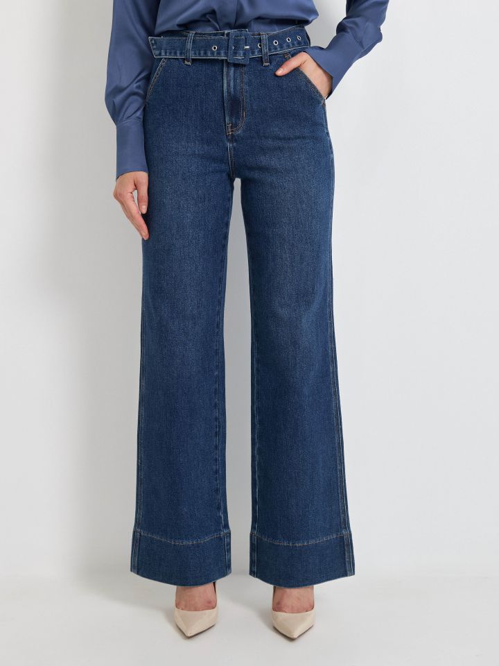 מכנסיים ג’ינס חגורה בצבע ג’ינס