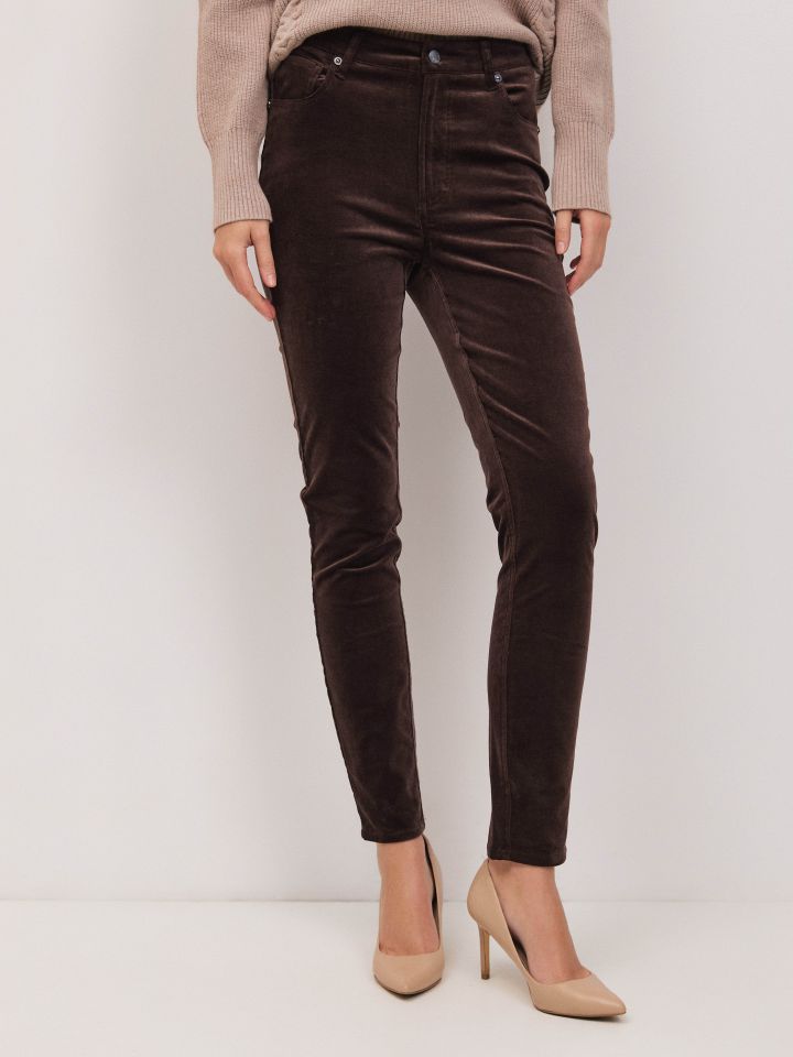 מכנסיים קטיפה סקיני בצבע חום