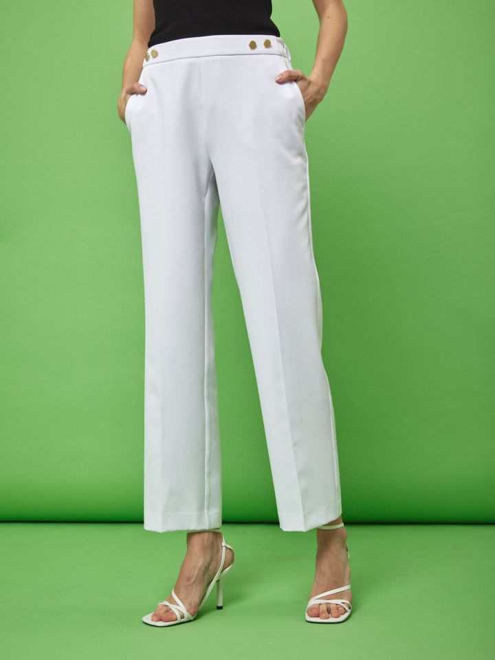 מכנסי גומי בגב + כפתורים בצבע לבן