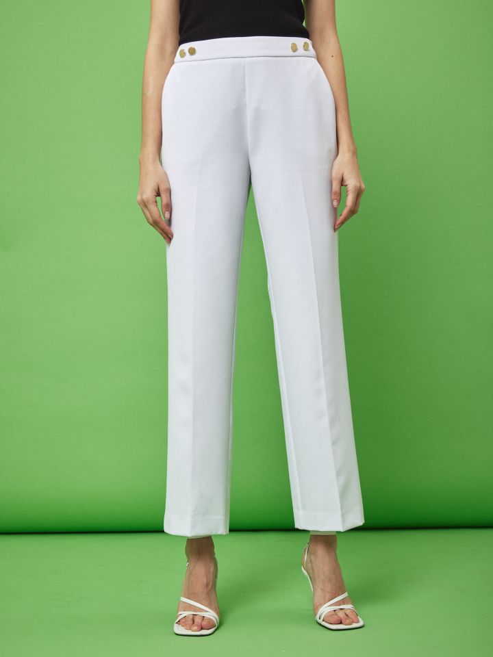 מכנסי גומי בגב + כפתורים בצבע לבן