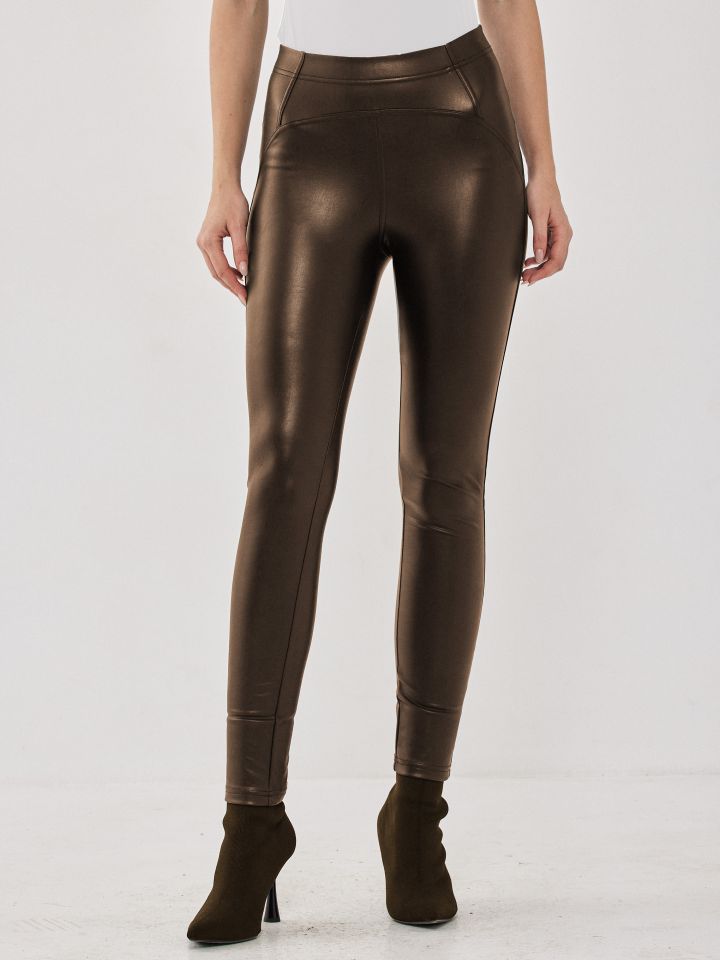 מכנסי טייץ דמוי עור תיפורים בצבע חום