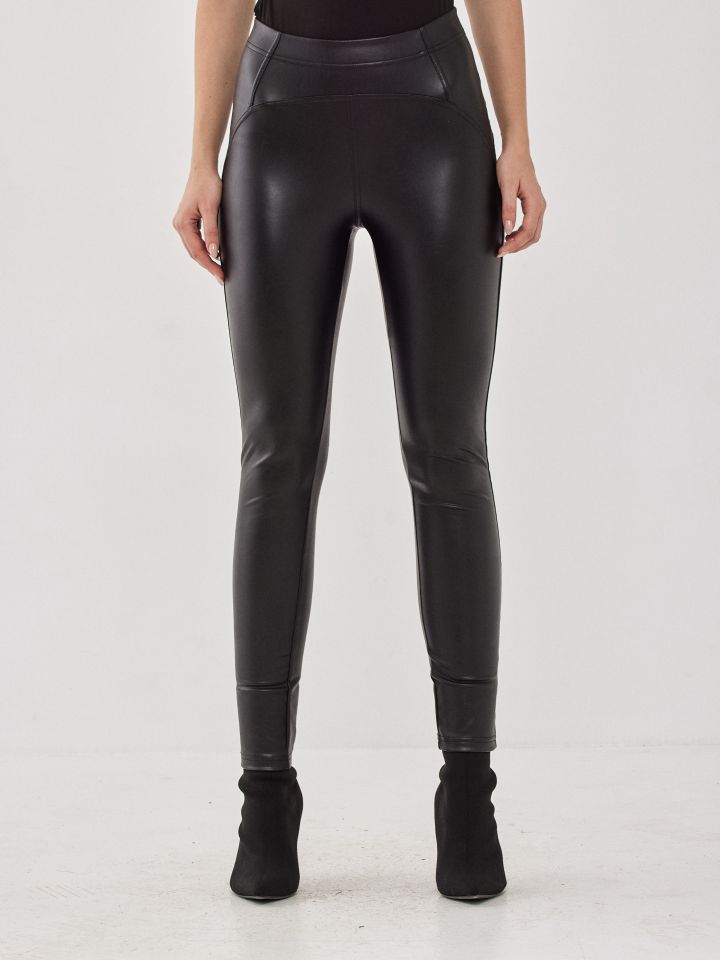 מכנסי טייץ דמוי עור תיפורים בצבע שחור