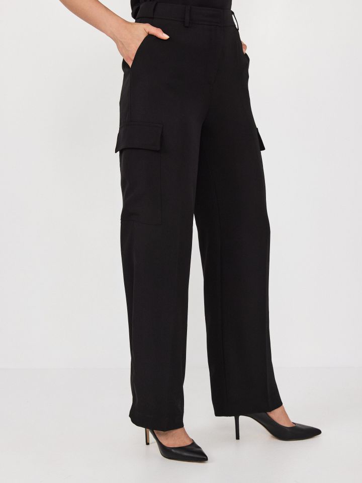 מכנסיים  דגמייח בצבע שחור