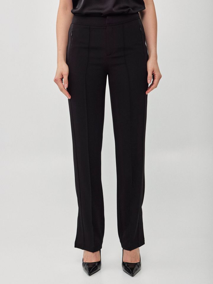 מכנסיים כיסי צד + שליצים בצבע שחור