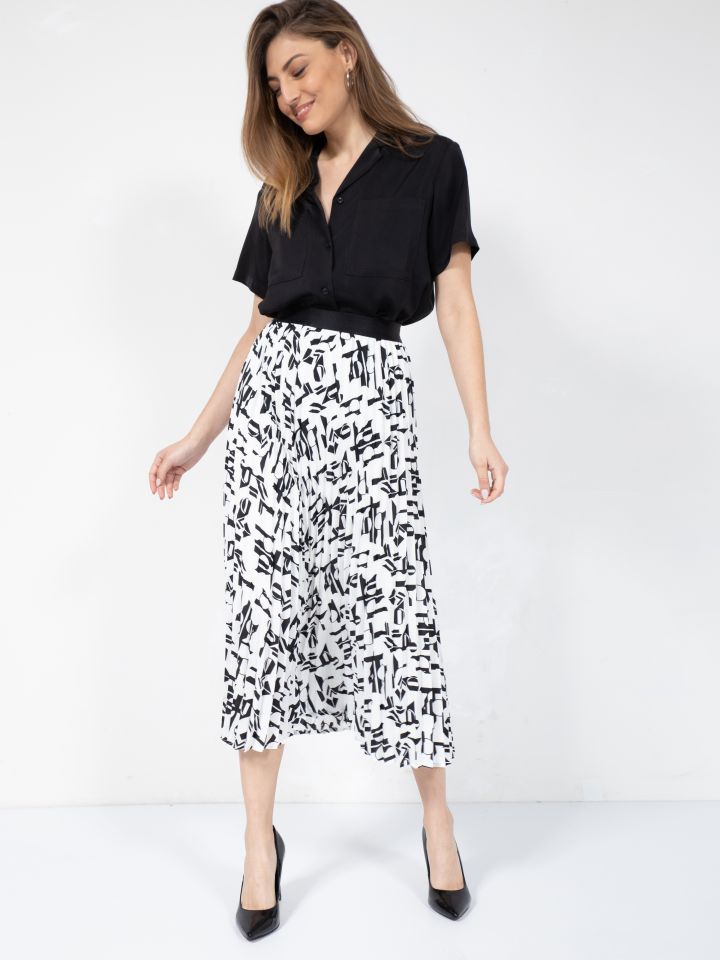 חצאית פליסה דפוס בצבע לבן/שחור