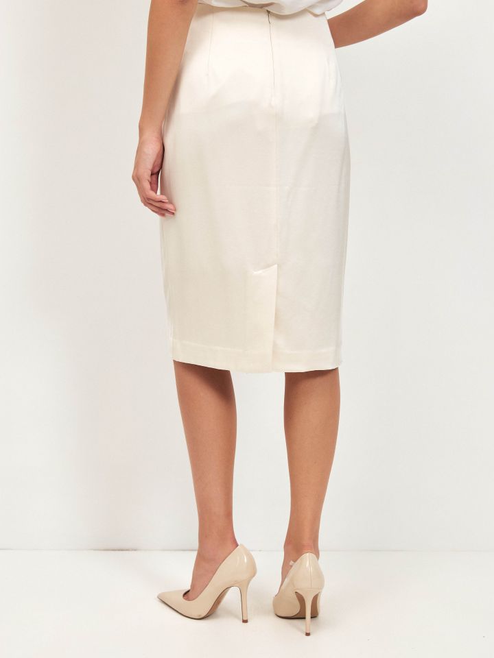 חצאית סטן PARIS בצבע שמנת