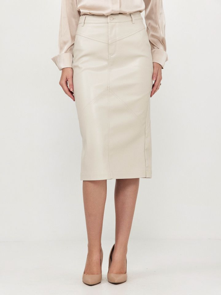 חצאית דמוי עור בצבע בייז’