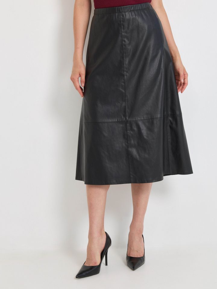 חצאית דמוי עור בצבע שחור