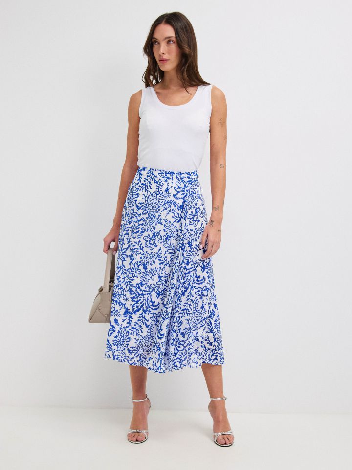 חצאית שיפון דפוס בצבע כחול/לבן