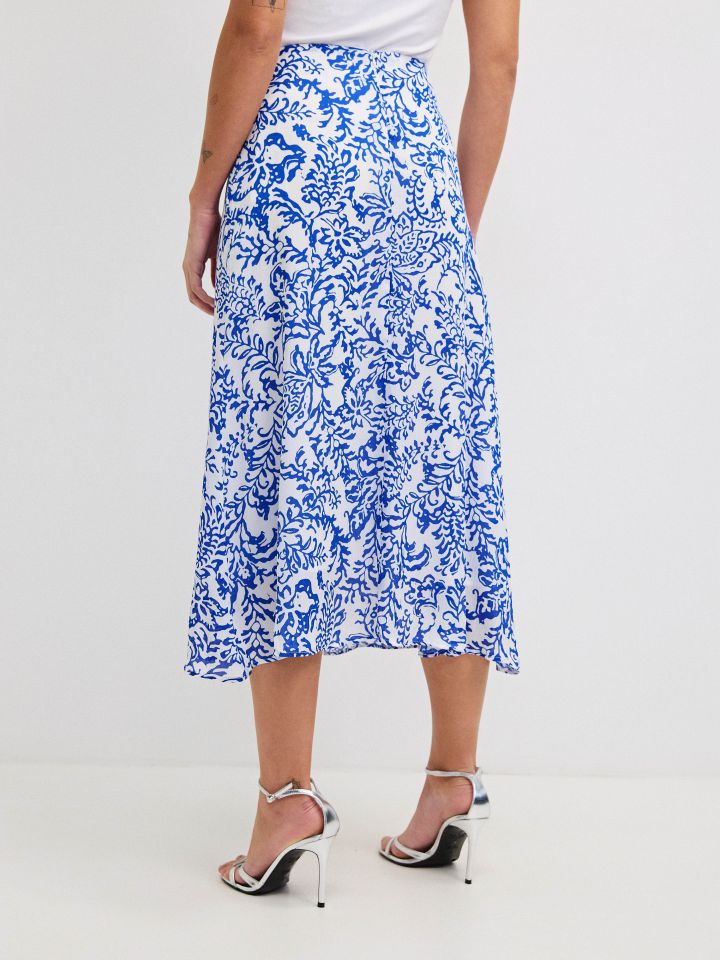 חצאית שיפון דפוס בצבע כחול/לבן