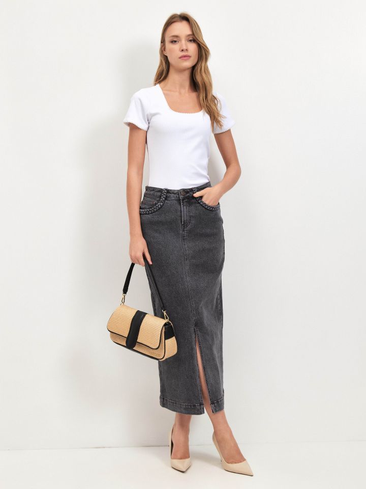 חצאית ג’ינס צמות בכיסים בצבע ג’ינס אפור