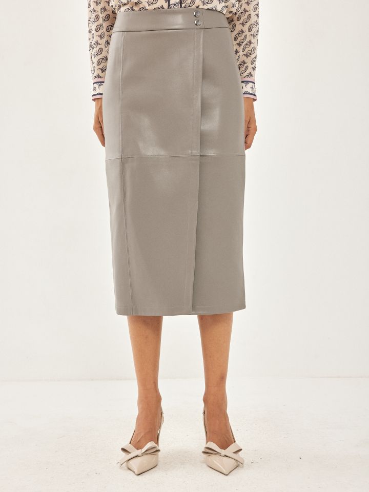 חצאית דמוי עור מעטפה בצבע מוקה